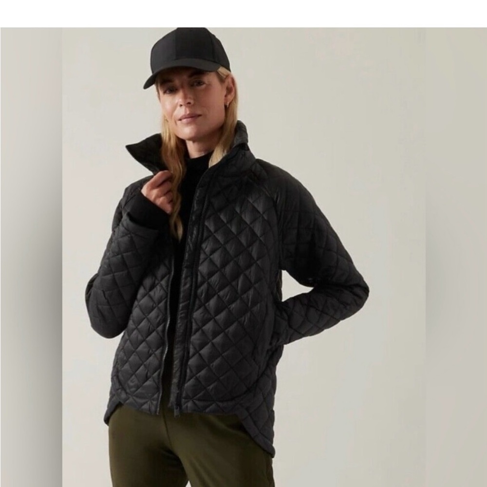 ATHLETA WHISPER featherless Black Quilted Jacket